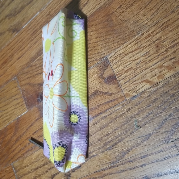 Clinique Small Cosmetics or Pencils Bag - Picture 3 of 7